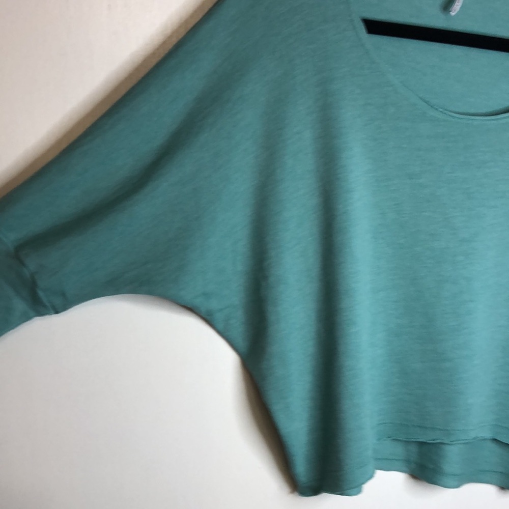 Splendid Cropped Batwing Sweater - Picture 4 of 7